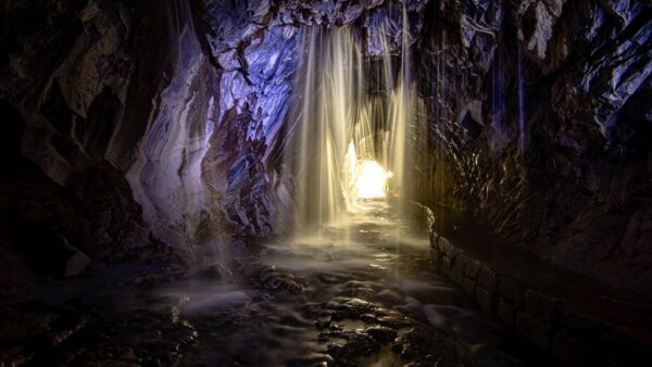Fototapeta Światło w Jaskini
