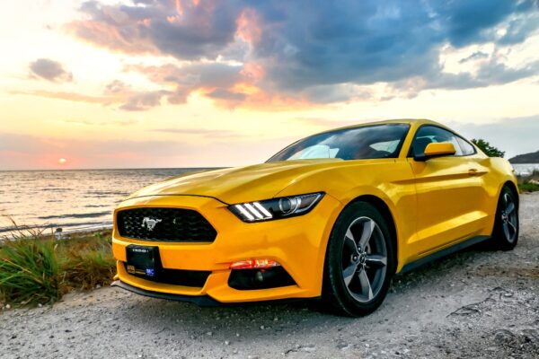 Fototapeta Żółty Ford Mustang